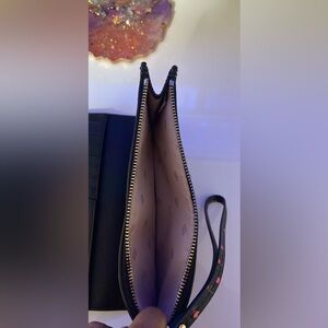 Kate spade ♠️ wallet 🩷with pink flowers🩷